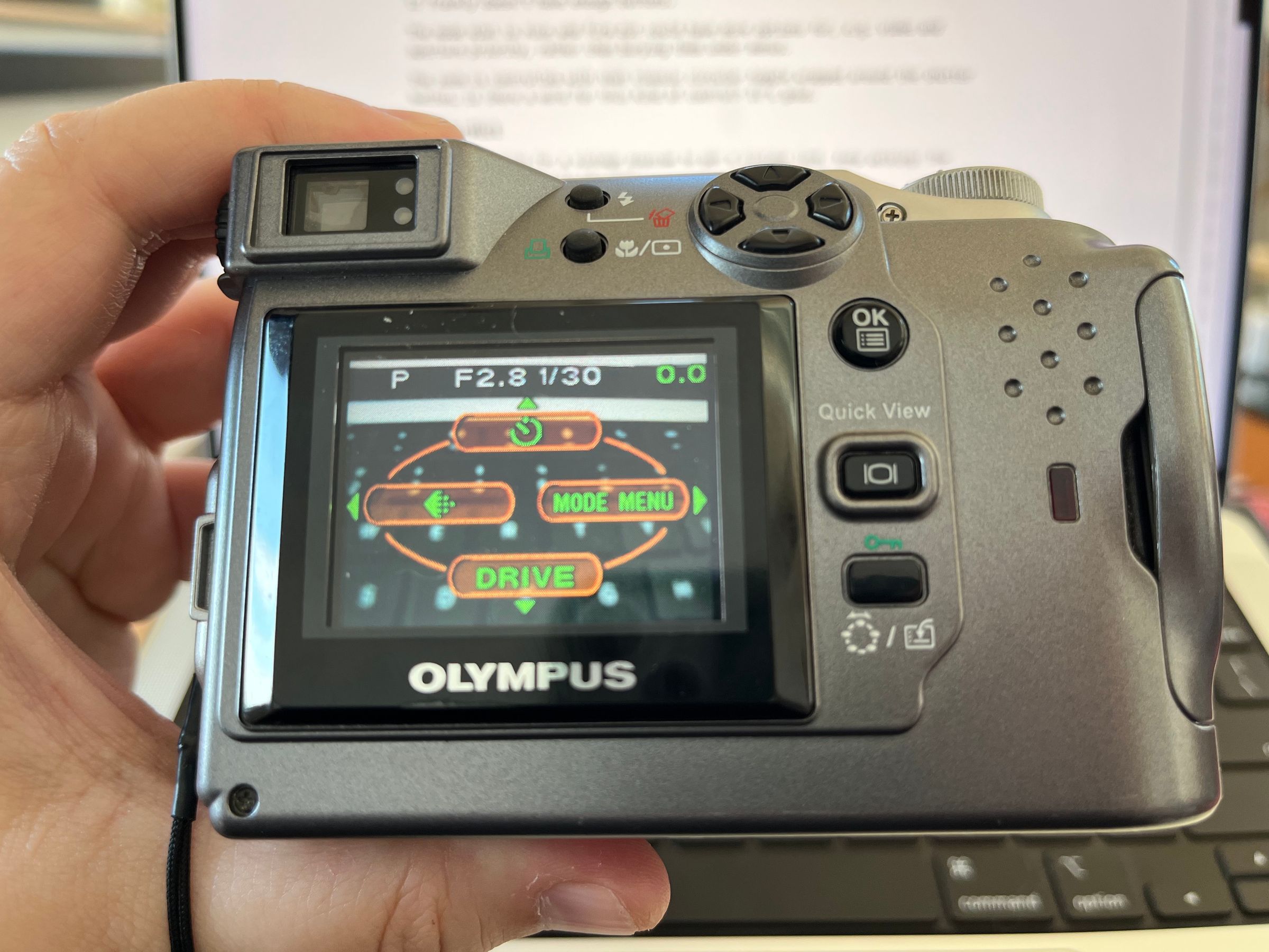 Olympus Camedia C4040 Zoom — The Light Slide